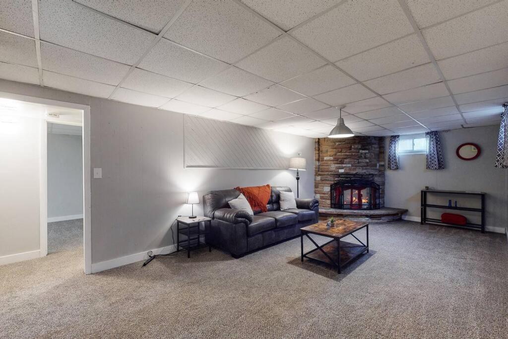 Large Remodeled Home With 5 Bedrooms 4 King Bed 世纪市 外观 照片