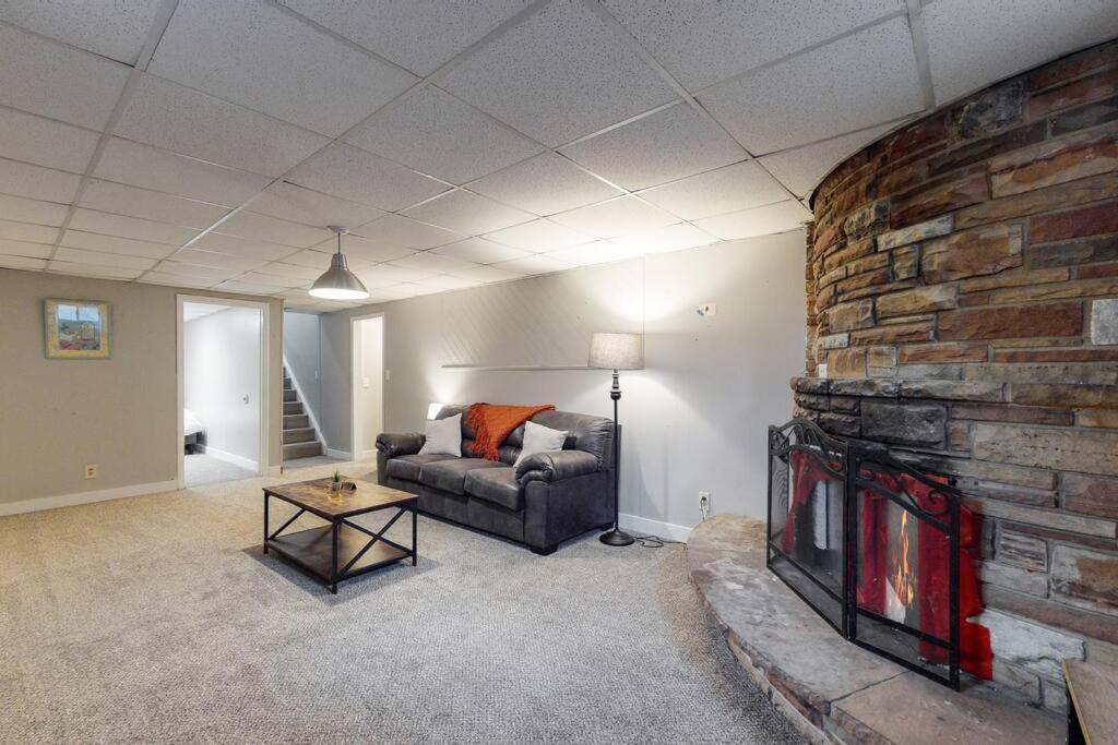 Large Remodeled Home With 5 Bedrooms 4 King Bed 世纪市 外观 照片